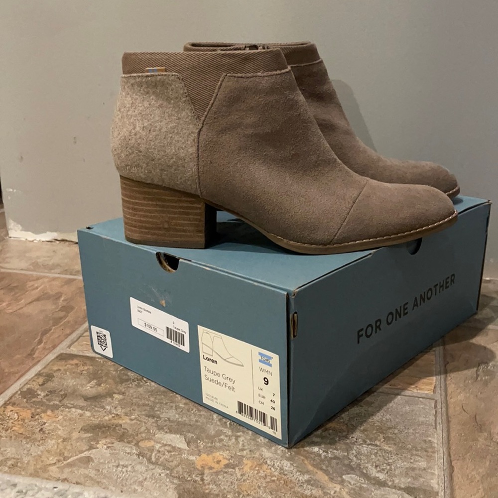 Tom’s Loren Booties